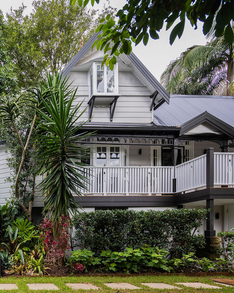 Front exterior — Darling Point weatherboard home painted by Unique Painting Australia